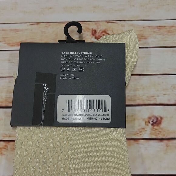 MEN'S STACY ADAMS SILKY DRESS SOCKS. BASIC COLORS. - Picture 2 of 2